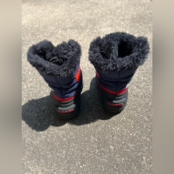 Sorel Winter Boots - Infant Size 4 - Picture 9 of 9